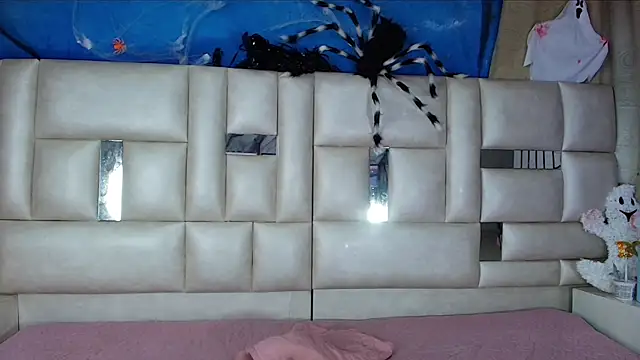 emmacurvy online show from October 2025 03:05:02 AM