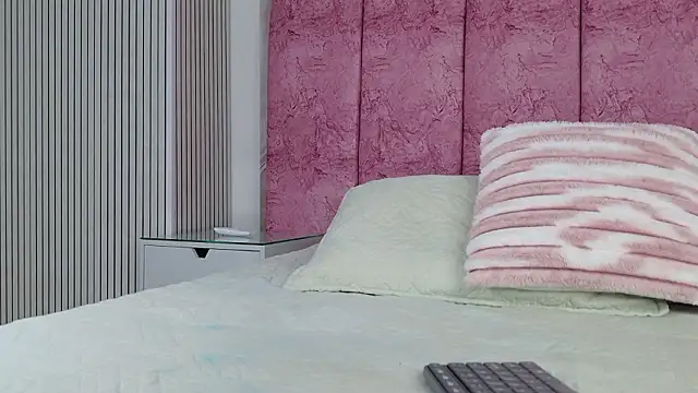 emmacurvy online show from February 2026 03:08:02 AM