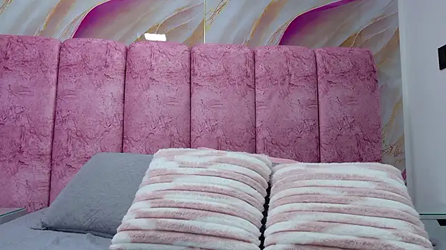 emmacurvy online show from March 2026 03:06:01 AM