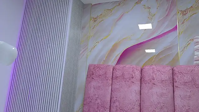 emmacurvy online show from April 2026 03:02:02 AM