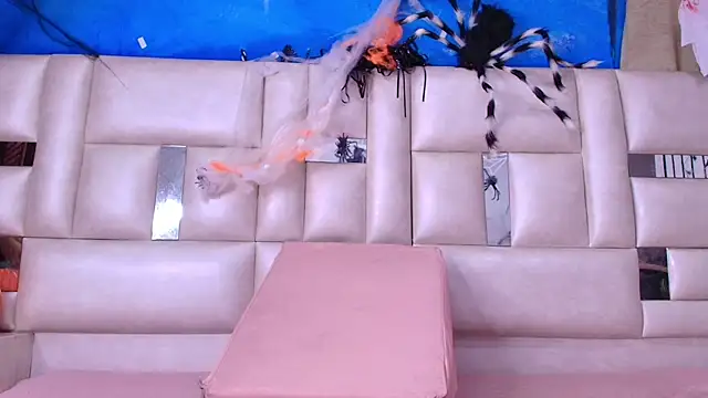 emmacurvy online show from October 2025 03:05:02 AM