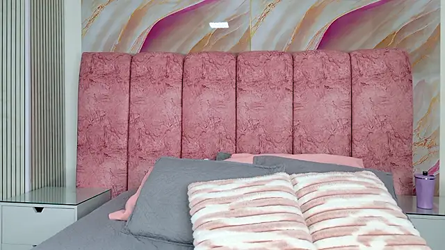 emmacurvy online show from February 2026 03:04:02 AM