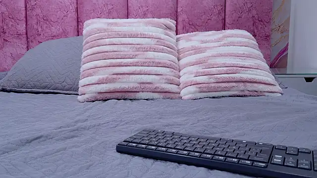 emmacurvy online show from March 2026 03:08:02 AM