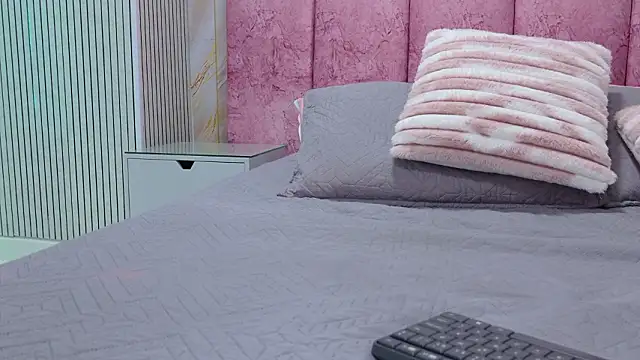 emmacurvy online show from March 2026 03:03:02 AM