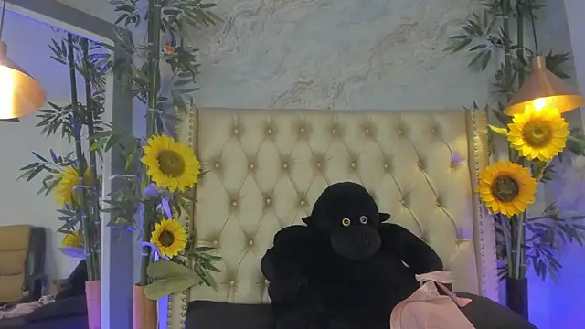 LittleeJaz online show from December 2025 04:45:01 AM