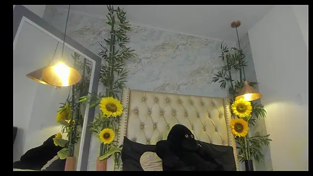 Snapshot of LittleeJaz chatting on November 2025 03:38:01 AM LittleeJaz online show from November 2025 03:38:01 AM