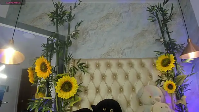 Snapshot of LittleeJaz chatting on June 2026 01:06:02 AM LittleeJaz online show from June 2026 01:06:02 AM