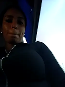 Snapshot of Fernanda30 chatting on October 2025 10:10:02 PM Fernanda30 online show from October 2025 10:10:02 PM