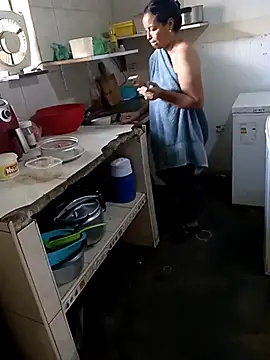 Snapshot of Fernanda30 chatting on November 2025 03:37:01 PM Fernanda30 online show from November 2025 03:37:01 PM