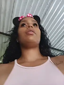 Fernanda30 online show from May 2026 02:32:02 PM