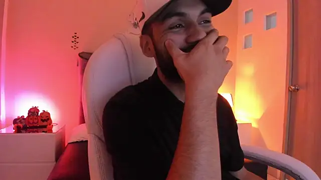 Snapshot of Ryan_Jackson_ chatting on October 2025 09:05:02 PM Ryan Jackson  online show from October 2025 09:05:02 PM