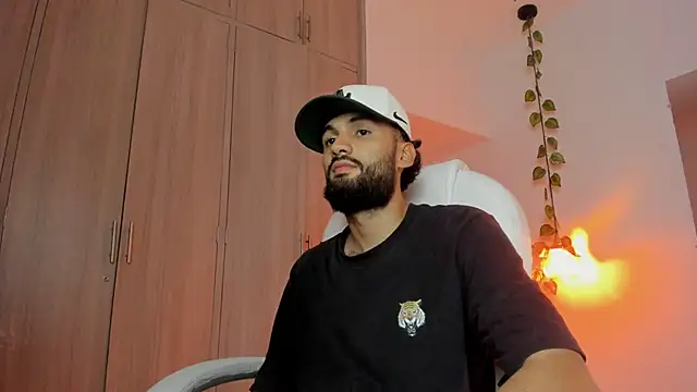 Snapshot of Ryan_Jackson_ chatting on September 2025 11:36:02 PM Ryan Jackson  online show from September 2025 11:36:02 PM