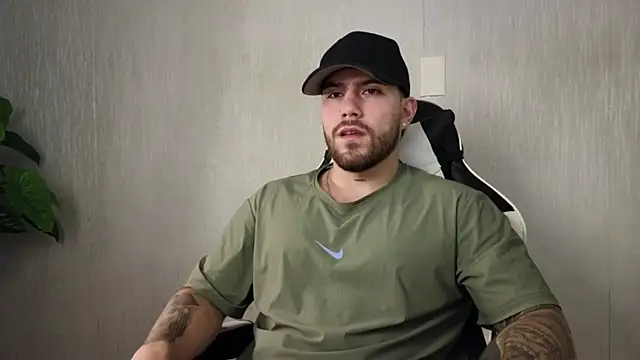 Ades Lowe online show from October 2025 12:04:01 PM