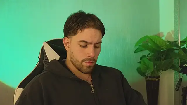 Ades Lowe online show from December 2025 11:09:01 AM