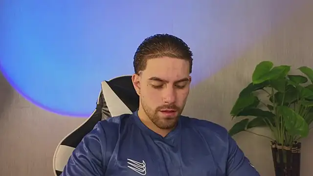 Ades Lowe online show from November 2025 10:48:01 AM