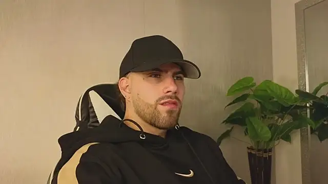 Ades Lowe online show from November 2025 11:43:02 AM