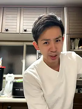 Snapshot of yuma0815 chatting on October 2025 02:07:02 PM yuma0815 online show from October 2025 02:07:02 PM