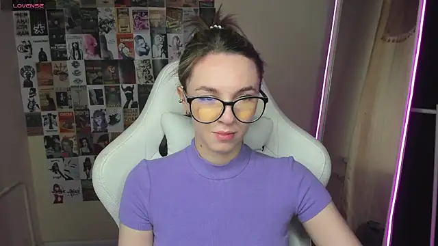 NessaDiazz online show from October 2025 01:49:01 AM