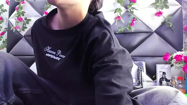 Snapshot of Megan_Thompson_ chatting on October 2025 02:10:02 AM Megan Thompson  online show from October 2025 02:10:02 AM