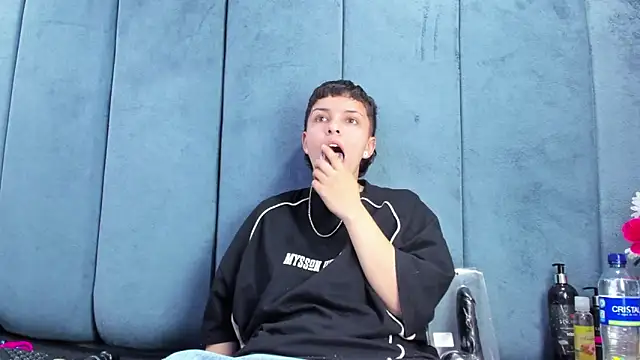 Megan Thompson  online show from February 2026 02:23:01 AM