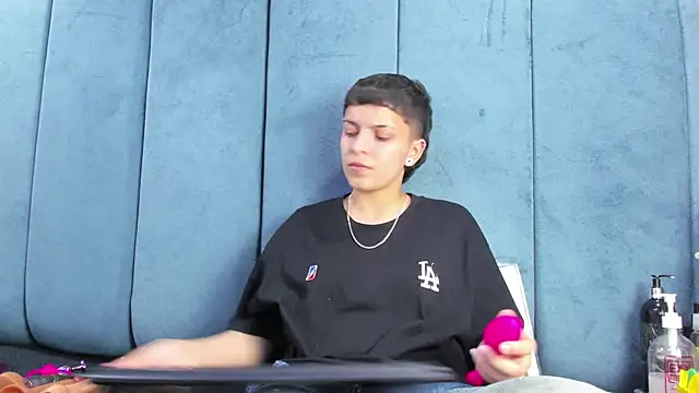 Megan Thompson  online show from February 2026 02:11:01 AM