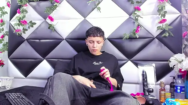 Snapshot of Megan_Thompson_ chatting on October 2025 02:24:02 AM Megan Thompson  online show from October 2025 02:24:02 AM