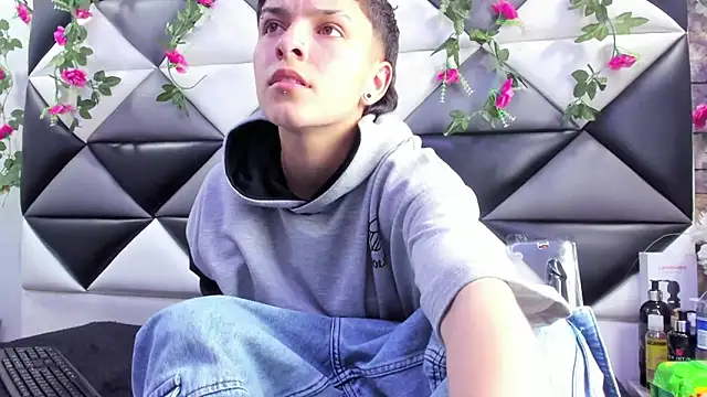 Snapshot of Megan_Thompson_ chatting on October 2025 02:12:02 AM Megan Thompson  online show from October 2025 02:12:02 AM