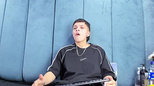 Megan Thompson  online show from February 2026 02:20:02 AM