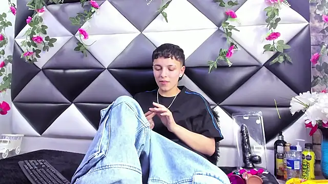 Snapshot of Megan_Thompson_ chatting on October 2025 02:34:01 AM Megan Thompson  online show from October 2025 02:34:01 AM