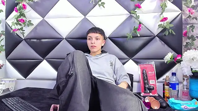 Snapshot of Megan_Thompson_ chatting on September 2025 02:39:01 AM Megan Thompson  online show from September 2025 02:39:01 AM