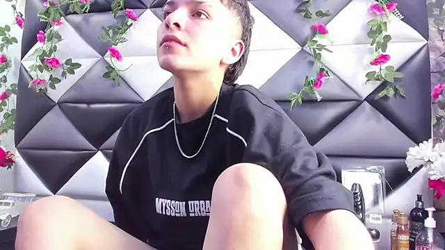 Snapshot of Megan_Thompson_ chatting on October 2025 02:13:01 AM Megan Thompson  online show from October 2025 02:13:01 AM