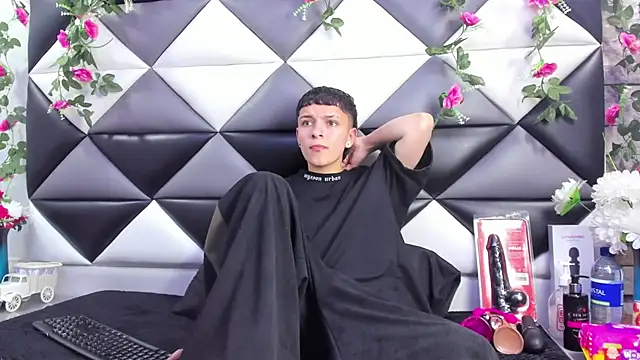 Snapshot of Megan_Thompson_ chatting on September 2025 02:07:01 AM Megan Thompson  online show from September 2025 02:07:01 AM