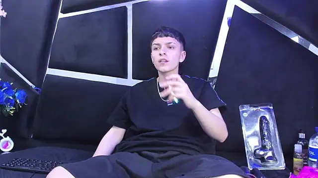 Snapshot of Megan_Thompson_ chatting on December 2025 02:16:01 AM Megan Thompson online show from December 2025 02:16:01 AM