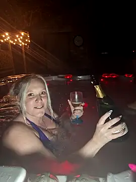 Bouncy-Bella28X online show from March 2026 08:21:01 PM