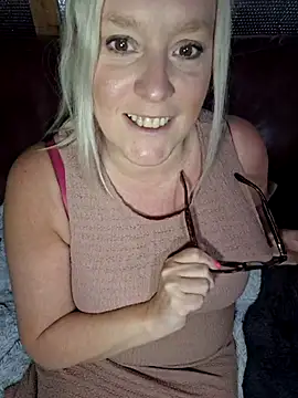 Bouncy-Bella28X online show from June 2026 09:36:02 AM