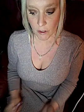 Bouncy-Bella28X online show from February 2026 10:48:01 PM