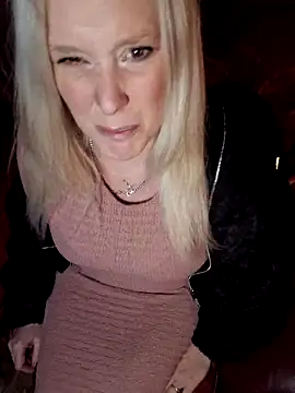 Bouncy-Bella28X online show from February 2026 10:58:02 AM