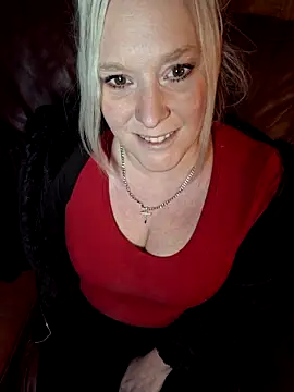 Bouncy-Bella28X online show from February 2026 03:01:01 PM