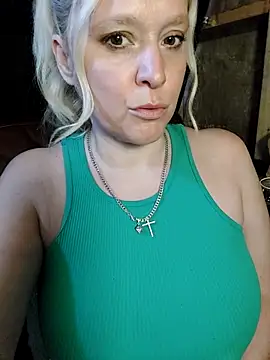 Bouncy-Bella28X online show from September 2025 11:27:01 AM