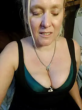 Bouncy-Bella28X online show from October 2025 11:51:01 AM