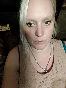 Bouncy-Bella28X online show from September 2025 09:32:01 PM