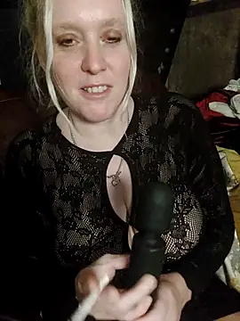 Bouncy-Bella28X online show from September 2025 09:50:02 PM