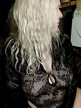 Bouncy-Bella28X online show from October 2025 09:49:01 PM