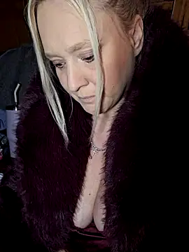 Bouncy-Bella28X online show from December 2025 02:10:02 PM