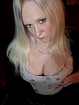 Bouncy-Bella28X online show from January 2026 11:03:02 PM