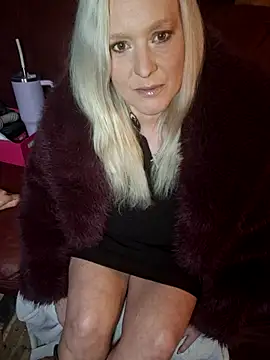 Bouncy-Bella28X online show from January 2026 12:01:01 PM