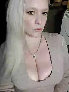 Bouncy-Bella28X online show from October 2025 11:46:02 AM