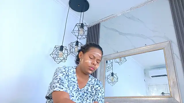 Snapshot of keyla_mejia chatting on June 2026 12:02:01 PM keyla mejia online show from June 2026 12:02:01 PM