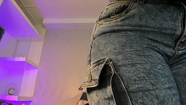 keyla mejia online show from December 2025 12:04:02 PM