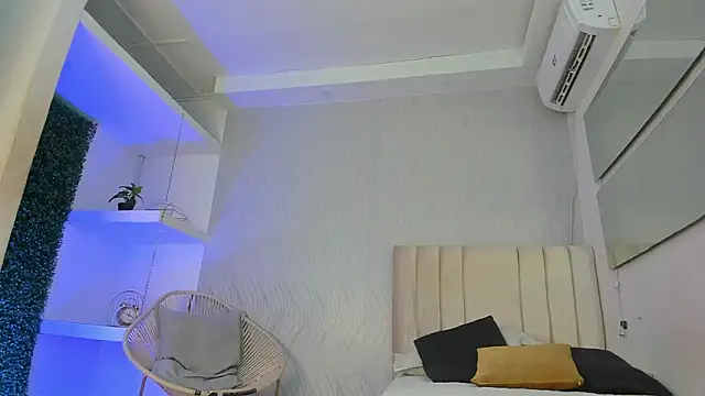 keyla mejia online show from February 2026 12:07:01 PM